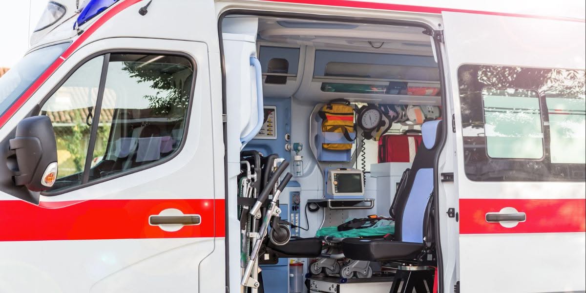 Interno di un'ambulanza